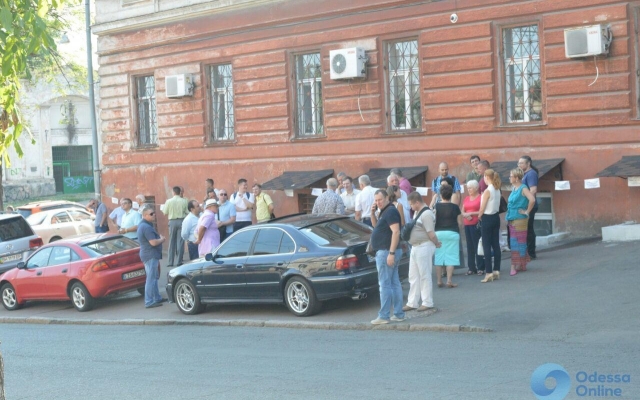 Под стенами ОНМедУ митинговали студенты из Индии (ФОТО) Фото № 1 Под стенами ОНМедУ митинговали студенты из Индии (ФОТО) Фото № 1