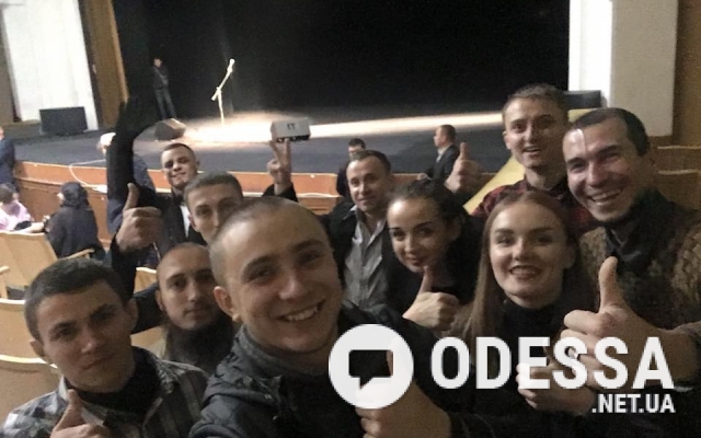 После срыва концерта Константина Райкина, активисты планируют не допустить выступление Макса Барских Фото № 0 После срыва концерта Константина Райкина, активисты планируют не допустить выступление Макса Барских Фото № 0
