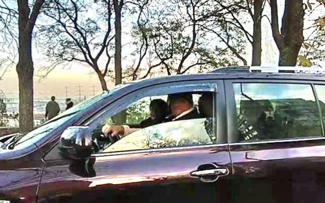 Огромный джип катался по бульвару Жванецкого и пугал мам с колясками (ВИДЕО) Фото № 2 Огромный джип катался по бульвару Жванецкого и пугал мам с колясками (ВИДЕО) Фото № 2