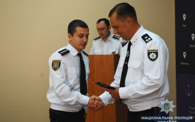 Ко дню Национальной полиции Украины одесские полицейские получили награды за образцовое выполнение служебных обязанностей (ФОТО, ВИДЕО) Фото № 3 Ко дню Национальной полиции Украины одесские полицейские получили награды за образцовое выполнение служебных обязанностей (ФОТО, ВИДЕО) Фото № 3