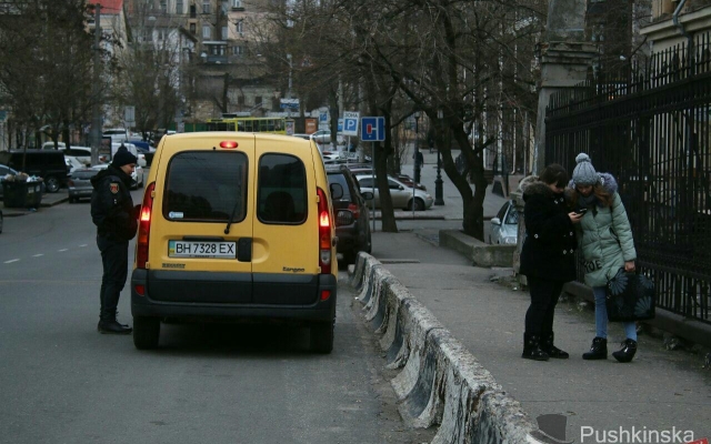 В Одессе «автохамы» продолжают всех удивлять и создавать аварийные ситуации(Фото) Фото № 3 В Одессе «автохамы» продолжают всех удивлять и создавать аварийные ситуации(Фото) Фото № 3