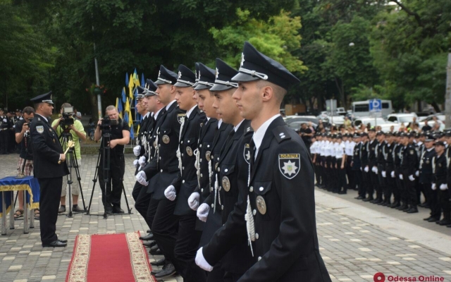 Ряды одесской полиции пополнили 177 выпускников университета внутренних дел (ФОТО) Фото № 16 Ряды одесской полиции пополнили 177 выпускников университета внутренних дел (ФОТО) Фото № 16