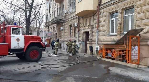 Неравнодушные одесситы предотвратили пожар в центре города (ФОТО) Фото № 6 Неравнодушные одесситы предотвратили пожар в центре города (ФОТО) Фото № 6
