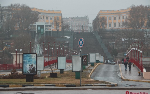 Одесский морвокзал в густом тумане (ФОТО) Фото № 1 Одесский морвокзал в густом тумане (ФОТО) Фото № 1