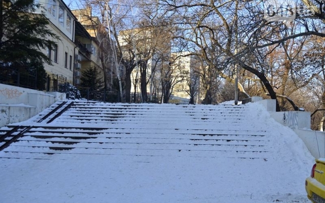 В Одессе не справляются с уборкой снега на улицах Фото № 12 В Одессе не справляются с уборкой снега на улицах Фото № 12