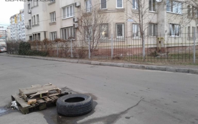 Вниманию одесских водителей: несколько люков без крышек (ФОТО) Фото № 2 Вниманию одесских водителей: несколько люков без крышек (ФОТО) Фото № 2