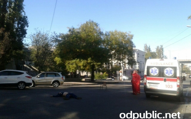 На Тёщином мосту совершен суицид (ФОТО 18+) Фото № 0 На Тёщином мосту совершен суицид (ФОТО 18+) Фото № 0
