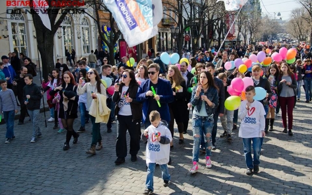 Одесситы прошли маршем по улицам города: пускали пузыри Фото № 7 Одесситы прошли маршем по улицам города: пускали пузыри Фото № 7