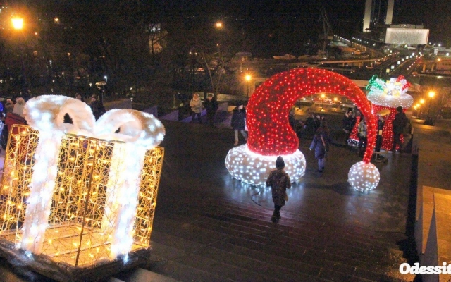 Одесса сверкает новогодними огнями (ФОТО) Фото № 4 Одесса сверкает новогодними огнями (ФОТО) Фото № 4