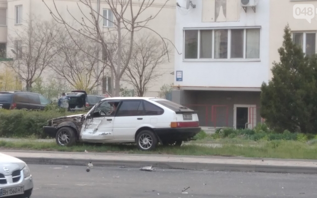 В Южном асфальтоукладчиком управлял ребёнок: произошло ДТП (ФОТО) Фото № 0 В Южном асфальтоукладчиком управлял ребёнок: произошло ДТП (ФОТО) Фото № 0