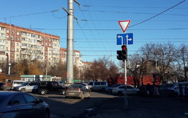 На Таирово установили новый дорожный знак Фото № 0 На Таирово установили новый дорожный знак Фото № 0