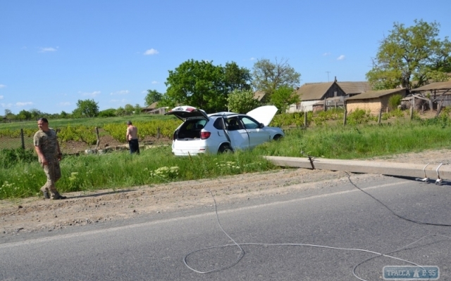 В Измаильском районе BMW X3 снёс два столба (ФОТО) Фото № 0 В Измаильском районе BMW X3 снёс два столба (ФОТО) Фото № 0