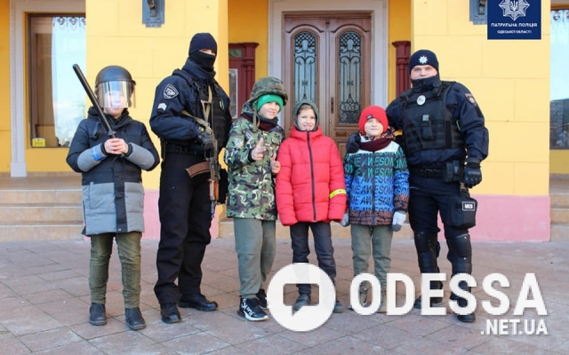 Одесситы отпраздновали Рождество с патрульными Фото № 17 Одесситы отпраздновали Рождество с патрульными Фото № 17