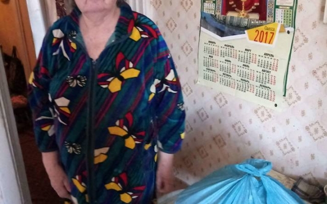 Одесские волонтёры посетили своих подопечных-пенсионеров Фото № 0 Одесские волонтёры посетили своих подопечных-пенсионеров Фото № 0