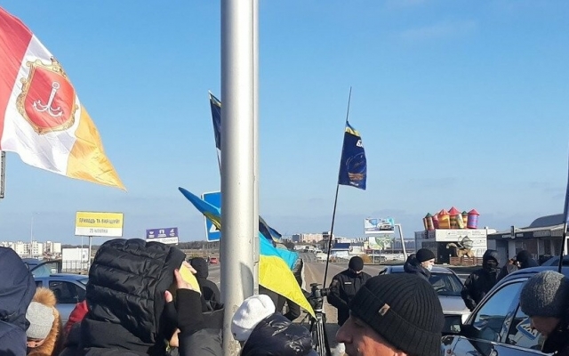 Протестующие предприниматели намерены ночевать прямо на дороге Фото № 0 Протестующие предприниматели намерены ночевать прямо на дороге Фото № 0