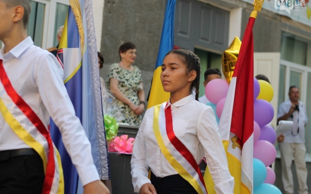Как в Одессе проходили школьные линейки Фото № 11 Как в Одессе проходили школьные линейки Фото № 11