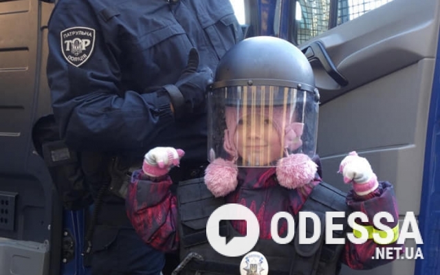 Одесситы отпраздновали Рождество с патрульными Фото № 22 Одесситы отпраздновали Рождество с патрульными Фото № 22