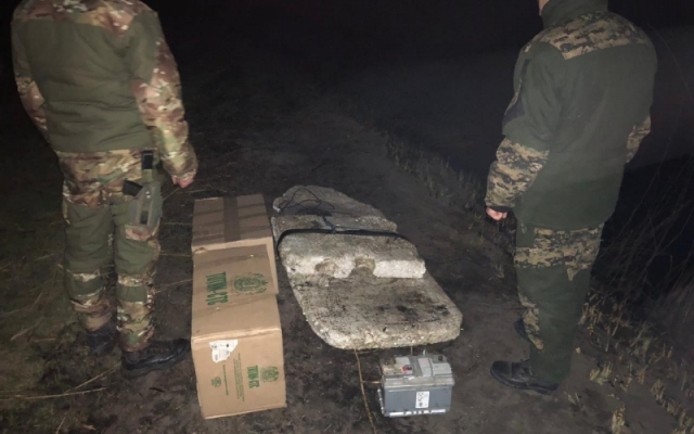 На границе Одесской области задержали контрабандистов на самодельном плоту (ФОТО) Фото № 2 На границе Одесской области задержали контрабандистов на самодельном плоту (ФОТО) Фото № 2