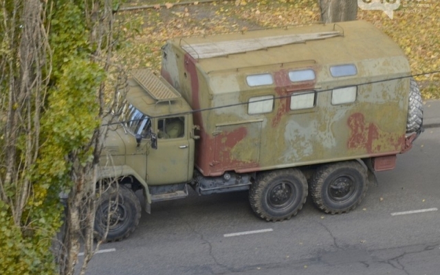 Одесситы наблюдали за колонной военной техники Фото № 1 Одесситы наблюдали за колонной военной техники Фото № 1