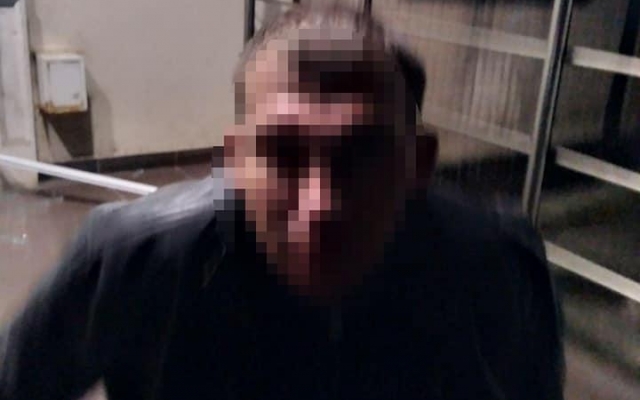 Одесский дебошир разбил дверь в аптеке Фото № 2 Одесский дебошир разбил дверь в аптеке Фото № 2
