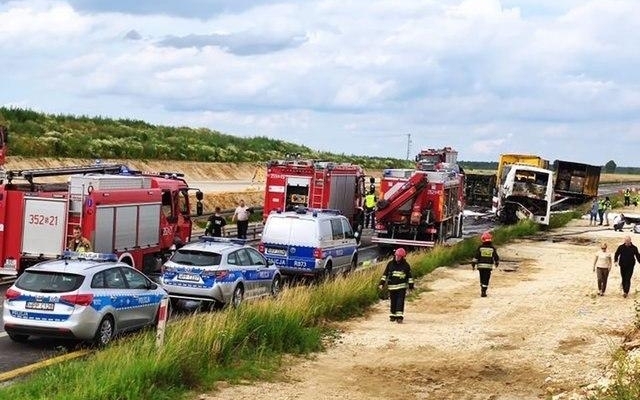 В Польше попал в ДТП автобус с 40 украинцами Фото № 1 В Польше попал в ДТП автобус с 40 украинцами Фото № 1