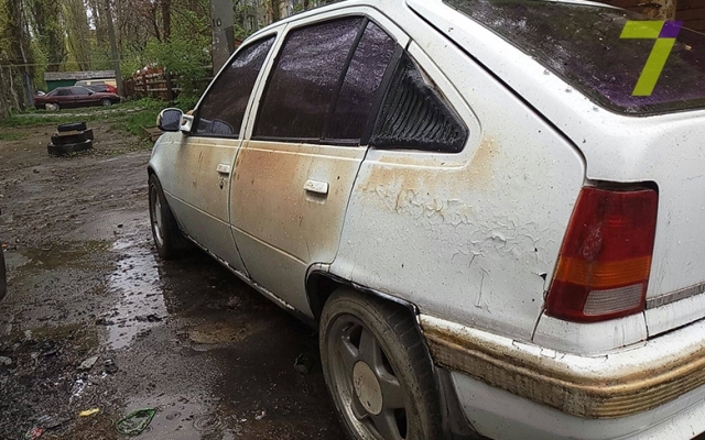 На Черёмушках горели два автомобиля Фото № 3 На Черёмушках горели два автомобиля Фото № 3
