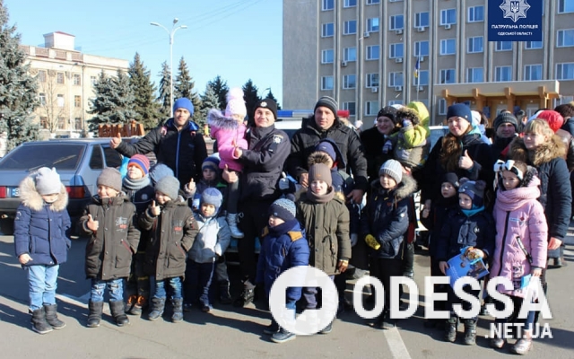 Одесситы отпраздновали Рождество с патрульными Фото № 13 Одесситы отпраздновали Рождество с патрульными Фото № 13