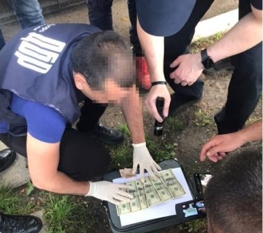 В Одесской области пограничник попался на взятке Фото № 0 В Одесской области пограничник попался на взятке Фото № 0