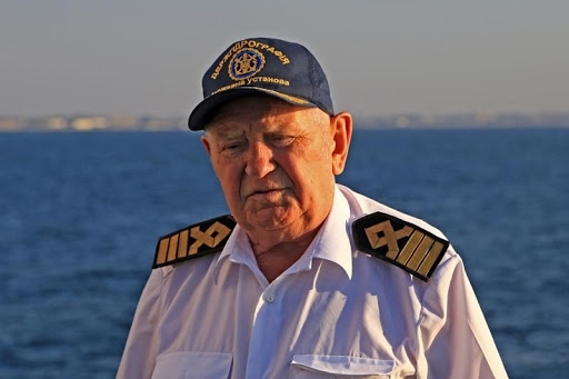 Смотритель Воронцовского маяка, проработавший на этой должности 65 лет и два месяца, ушёл на пенсию Фото № 2 Смотритель Воронцовского маяка, проработавший на этой должности 65 лет и два месяца, ушёл на пенсию Фото № 2