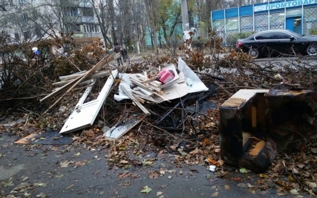 В Одессе устроили площадку для габаритного мусора Фото № 0 В Одессе устроили площадку для габаритного мусора Фото № 0