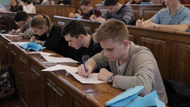 Мандзий: Учебный год продлится до 1 июля Фото № 0 Мандзий: Учебный год продлится до 1 июля Фото № 0