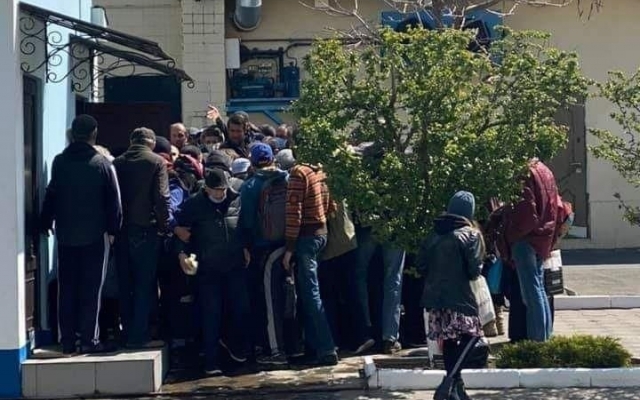 Одесситы не соблюдали ограничительные правила, чтобы получить бесплатные паски Фото № 0 Одесситы не соблюдали ограничительные правила, чтобы получить бесплатные паски Фото № 0