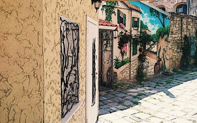 Уникальные дворики и парадные центра Одессы, о которых мало кто знает Фото № 1 Уникальные дворики и парадные центра Одессы, о которых мало кто знает Фото № 1