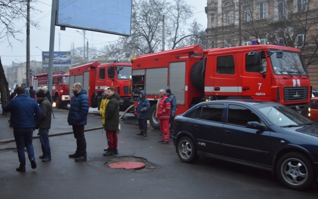 Вчера опять горело: в Малиновском районе загорелся подвал жилого дома Фото № 2 Вчера опять горело: в Малиновском районе загорелся подвал жилого дома Фото № 2
