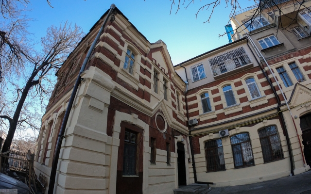 Мэр проинспектировал ход реконструкции дома с атлантами Фото № 3 Мэр проинспектировал ход реконструкции дома с атлантами Фото № 3