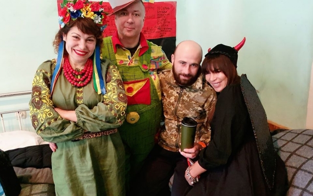 В Одесском военном госпитале волонтеры поздравили с Рождеством выздоравливающих бойцов Фото № 0 В Одесском военном госпитале волонтеры поздравили с Рождеством выздоравливающих бойцов Фото № 0