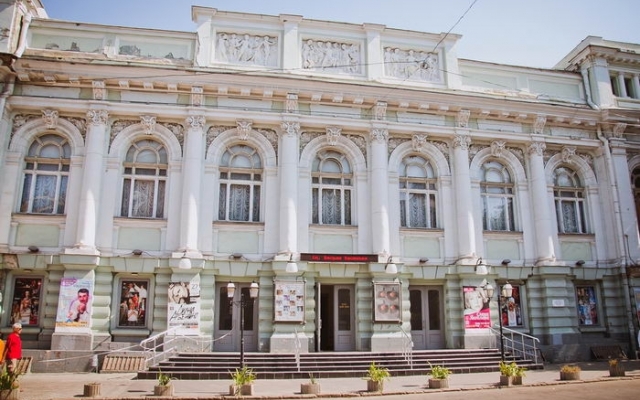 Украинский театр ищет для премьеры косу, калоши, оцинкованные тазы Фото № 0 Украинский театр ищет для премьеры косу, калоши, оцинкованные тазы Фото № 0