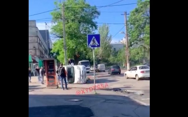 В Одессе транспортный коллапс: заблокировано движение нескольких троллейбусов, есть пострадавшие Фото № 0 В Одессе транспортный коллапс: заблокировано движение нескольких троллейбусов, есть пострадавшие Фото № 0