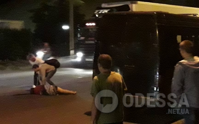 Смертельная авария: на Добровольского иномарка сбила женщину-пешехода (фото 18+) Фото № 1 Смертельная авария: на Добровольского иномарка сбила женщину-пешехода (фото 18+) Фото № 1
