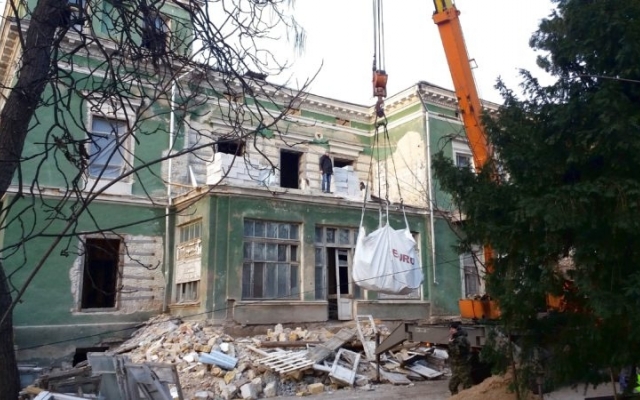 В Одессе продолжают уничтожать дачу Анатры Фото № 4 В Одессе продолжают уничтожать дачу Анатры Фото № 4