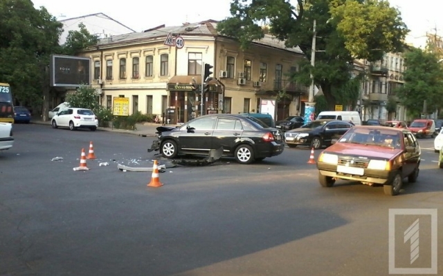 ДТП в центре Одессы Фото № 1 ДТП в центре Одессы Фото № 1