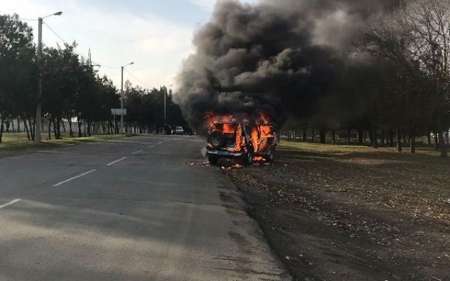 В Измаиле на ходу загорелась полицейская машина Фото № 0 В Измаиле на ходу загорелась полицейская машина Фото № 0