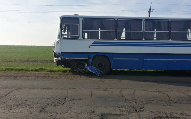 Под Южным столкнулись пять автомобилей и автобус Фото № 4 Под Южным столкнулись пять автомобилей и автобус Фото № 4