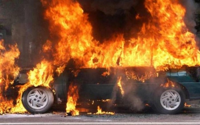 На Малой Арнаутской взорвался автомобиль Фото № 0 На Малой Арнаутской взорвался автомобиль Фото № 0