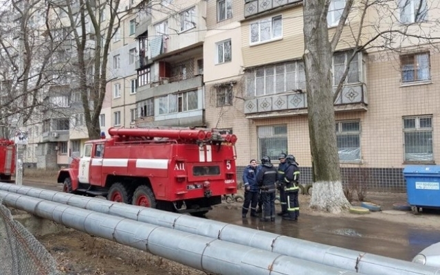 На Котовского загорелся хлам в подъезде многоэтажного дома Фото № 3 На Котовского загорелся хлам в подъезде многоэтажного дома Фото № 3