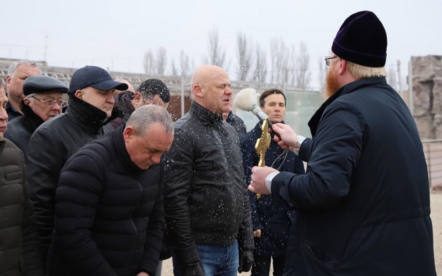 Поздним вечером Геннадий Труханов поздравил одесситов с Крещением Господним Фото № 0 Поздним вечером Геннадий Труханов поздравил одесситов с Крещением Господним Фото № 0