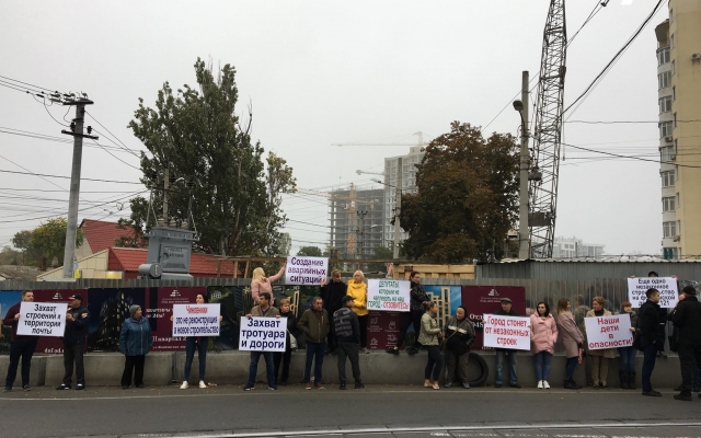 Одесситы протестуют против строительства на Фонтане Фото № 2 Одесситы протестуют против строительства на Фонтане Фото № 2