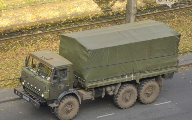 Одесситы наблюдали за колонной военной техники Фото № 6 Одесситы наблюдали за колонной военной техники Фото № 6