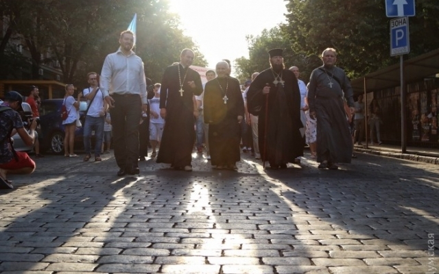 Семейные ценности: по центральным улицам города прошла акция противников сексменьшинств Фото № 8 Семейные ценности: по центральным улицам города прошла акция противников сексменьшинств Фото № 8