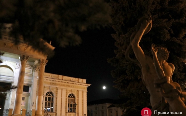 Каким было последнее полнолуние этого лета – фоторепортаж Фото № 8 Каким было последнее полнолуние этого лета – фоторепортаж Фото № 8